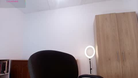 enzo_moretii online show from November 2025 01:43:01 PM