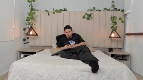 ENZO online show from November 2025 03:26:02 PM