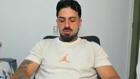 Enzo Aren online show from October 2025 11:50:01 PM