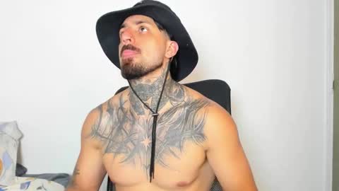 Enzo Aren online show from October 2025 11:28:02 PM