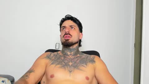 Enzo Aren online show from November 2025 10:30:02 PM