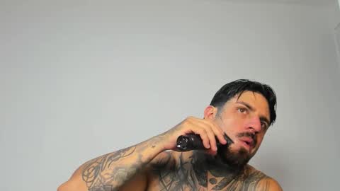 Enzo Aren online show from November 2025 02:55:01 AM