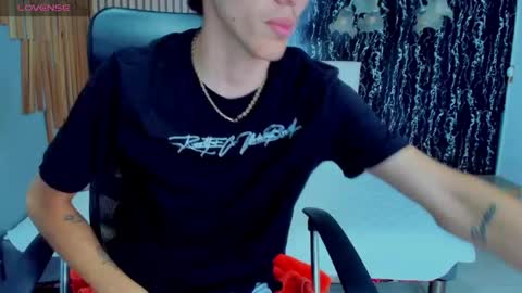 enzoo_smith online show from July 2026 06:43:01 PM