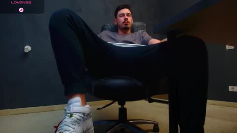 EnzoRace online show from October 2025 05:04:02 AM