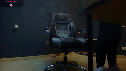 EnzoRace online show from November 2025 06:13:01 AM