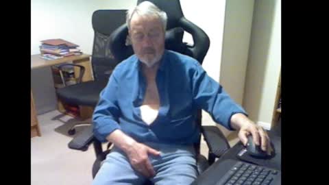 erasmus_d online show from November 2025 06:21:01 PM