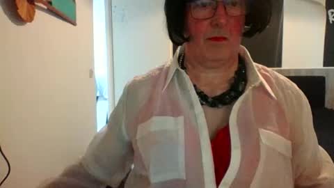 Snapshot of erbee62 chatting on April 2026 01:36:02 PM ErBee62 online show from April 2026 01:36:02 PM
