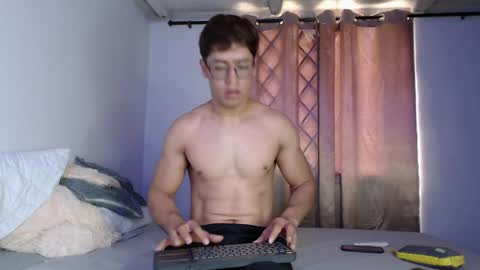 Snapshot of eren_lee chatting on May 2026 04:35:01 PM Eren Lee online show from May 2026 04:35:01 PM