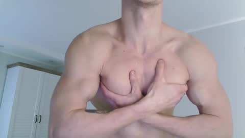 Eric Crush online show from November 2025 04:18:01 PM