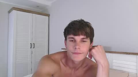 Eric Crush online show from November 2025 07:12:01 AM