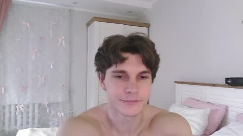 Eric Crush online show from April 2026 04:04:02 AM