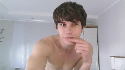 Eric Crush online show from June 2026 04:26:02 AM