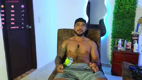 Brayan online show from February 2025 10:43:01 PM