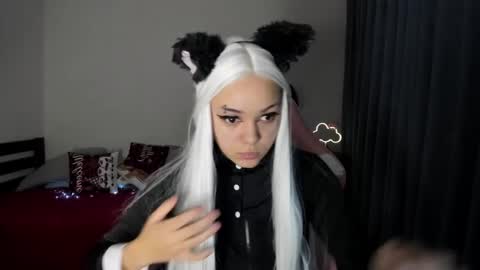 Erica online show from December 2024 02:01:02 PM