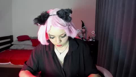 Erica online show from January 2025 07:45:02 PM