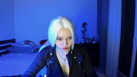 Erica online show from January 2025 08:07:01 PM