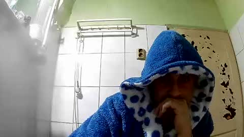 Snapshot of ericboy32 chatting on December 2024 12:38:01 PM eric online show from December 2024 12:38:01 PM