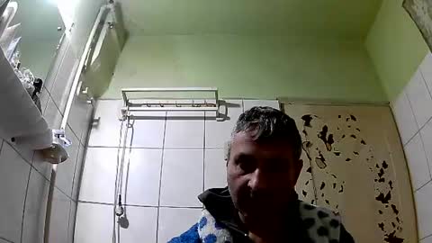 Snapshot of ericboy32 chatting on December 2024 12:52:01 AM eric online show from December 2024 12:52:01 AM