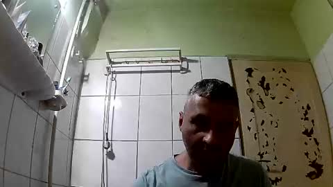 Snapshot of ericboy32 chatting on January 2025 07:38:01 AM eric online show from January 2025 07:38:01 AM