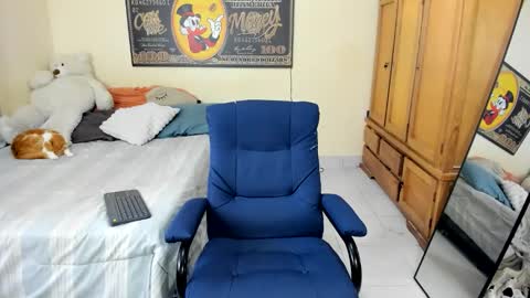 erick_de_rossee online show from December 2025 05:50:01 PM