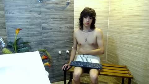 erick_ferrer online show from April 2026 11:18:01 PM