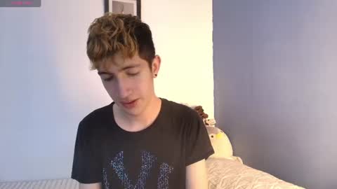 Snapshot of erik_golden_ chatting on July 2026 08:36:02 PM I am Erik online show from July 2026 08:36:02 PM