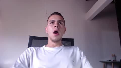 Snapshot of erik_rodriguez chatting on March 2025 09:43:02 PM Erik rodriguez online show from March 2025 09:43:02 PM