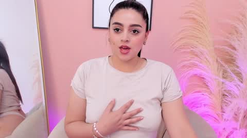 Snapshot of erika_mendez1 chatting on January 2025 08:26:01 PM Erika Mendez online show from January 2025 08:26:01 PM