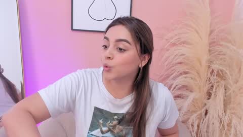 Snapshot of erika_mendez1 chatting on February 2025 06:39:01 PM Erika Mendez online show from February 2025 06:39:01 PM