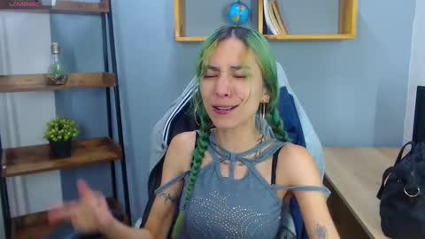 Snapshot of erika_stevens chatting on October 2025 03:09:02 PM E R I K A - SAGITARIO..... online show from October 2025 03:09:02 PM