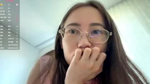 Snapshot of erinnthurmond chatting on July 2026 11:24:02 AM Luna online show from July 2026 11:24:02 AM