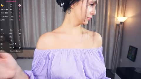 Snapshot of erlinefairall chatting on November 2025 07:07:02 PM Erline and Monica online show from November 2025 07:07:02 PM