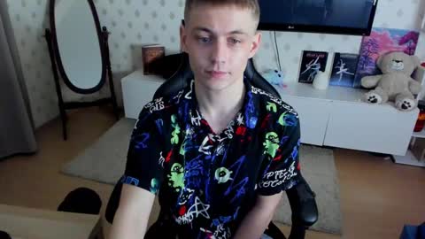 Max online show from February 2025 02:01:01 AM