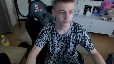 Max online show from February 2025 08:03:01 PM