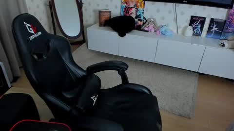 Max online show from February 2025 03:13:02 AM