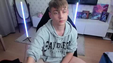 Max online show from September 2025 01:18:01 AM