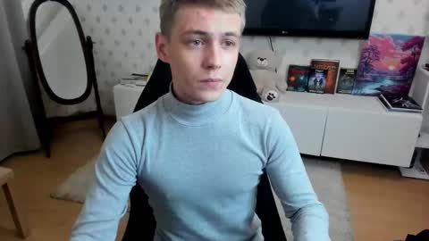 Max online show from November 2025 01:17:02 AM