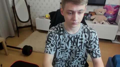 Max online show from December 2025 01:22:01 AM