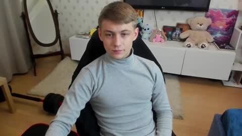 Max online show from December 2025 04:18:02 AM