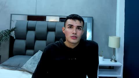 Eros Mancini online show from November 2025 03:20:02 AM