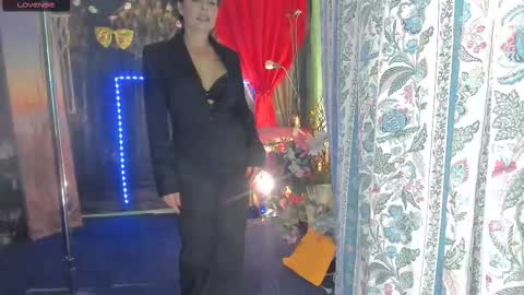 Snapshot of erotic_dessire chatting on October 2025 05:22:02 PM Eve online show from October 2025 05:22:02 PM