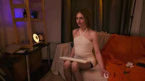 Snapshot of eroticartsss chatting on December 2025 04:57:02 PM Rachel Rach online show from December 2025 04:57:02 PM