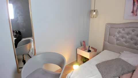 Escarlet online show from November 2025 12:49:02 PM