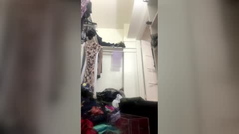 escence1994 online show from March 2026 08:43:01 AM