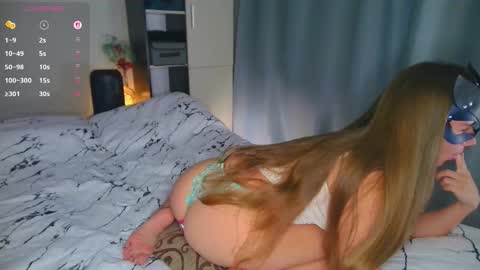 Snapshot of esenia_1222 chatting on September 2025 06:09:02 PM Esenia online show from September 2025 06:09:02 PM