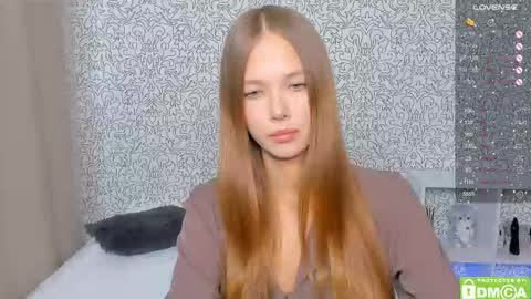 Snapshot of eshcka chatting on September 2025 05:07:01 AM Megan and Brad online show from September 2025 05:07:01 AM