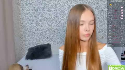 Snapshot of eshcka chatting on September 2025 05:11:01 AM Megan and Brad online show from September 2025 05:11:01 AM