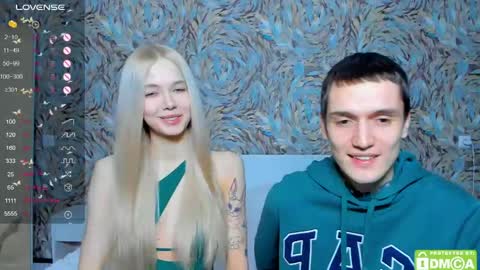 Snapshot of eshcka chatting on May 2026 07:57:02 AM Megan and Brad online show from May 2026 07:57:02 AM