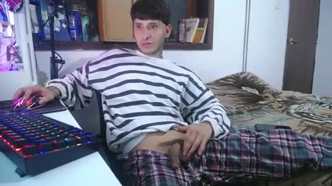 Esteban online show from December 2024 04:23:02 AM