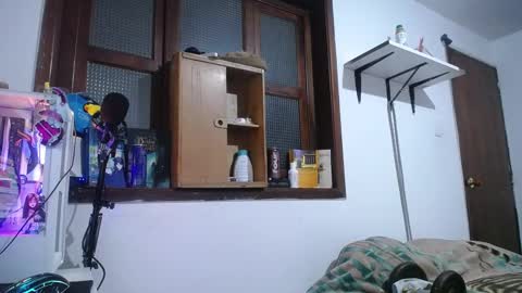 Esteban online show from December 2024 05:12:01 AM